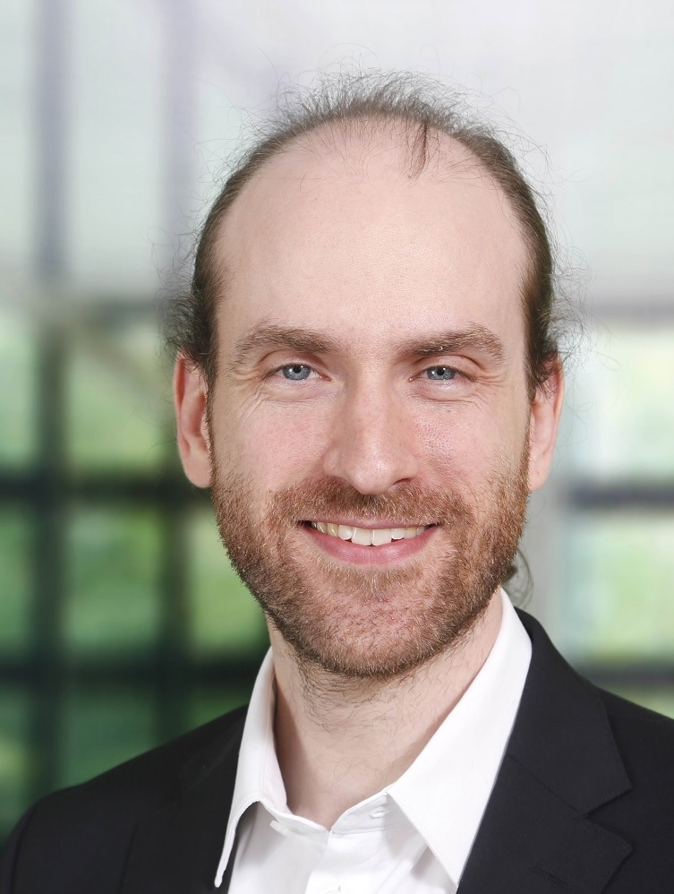 Dr. Benny Briesemeister